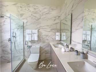 Large master bedroom with en-suite bathroom walk-in closet PH Explora Panama