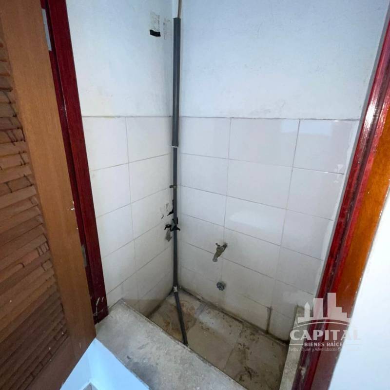 Small kitchenette or utility sink inside warehouse for rent in Tocumen Panama