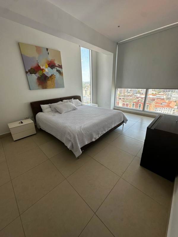 Fully equipped modern kitchen and bright dining space in luxury Rivage Tower Panama