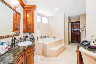 House for Sale in San Francisco - 4 bedrooms