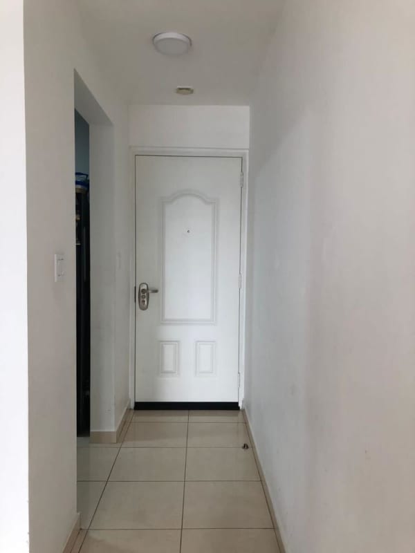 Hallway with secure entry, digital lock PH La Sabana 12 de Octubre Panama City