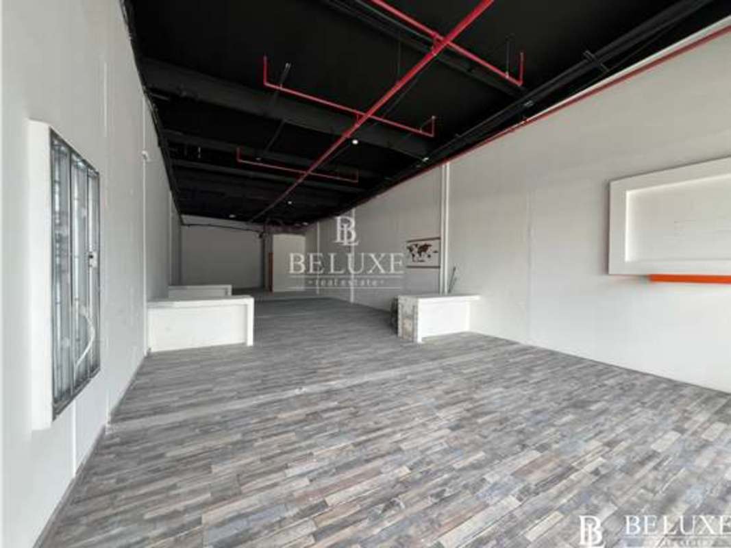 Commercial retail space with exposed ceilings, industrial look, located in Premier Plaza Brisas del Golf Panama