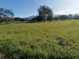 Large ready-to-build mountain view plot for residence in Boquete Canyon Village Panama