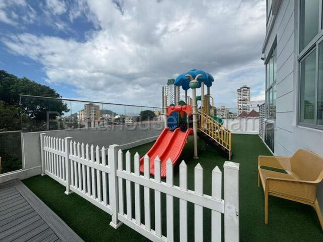 Rooftop children's playground skyline PH Altamira Residences Panama City rental