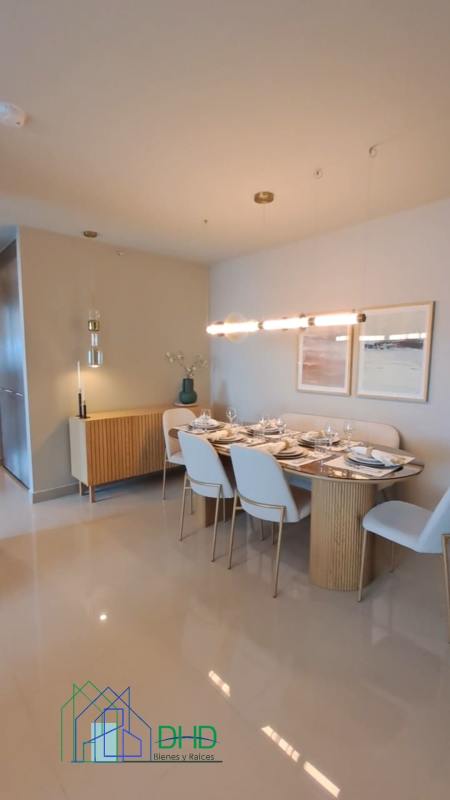 Dining area with stylish furnishings PH Lemon Tower Panama City Bella Vista