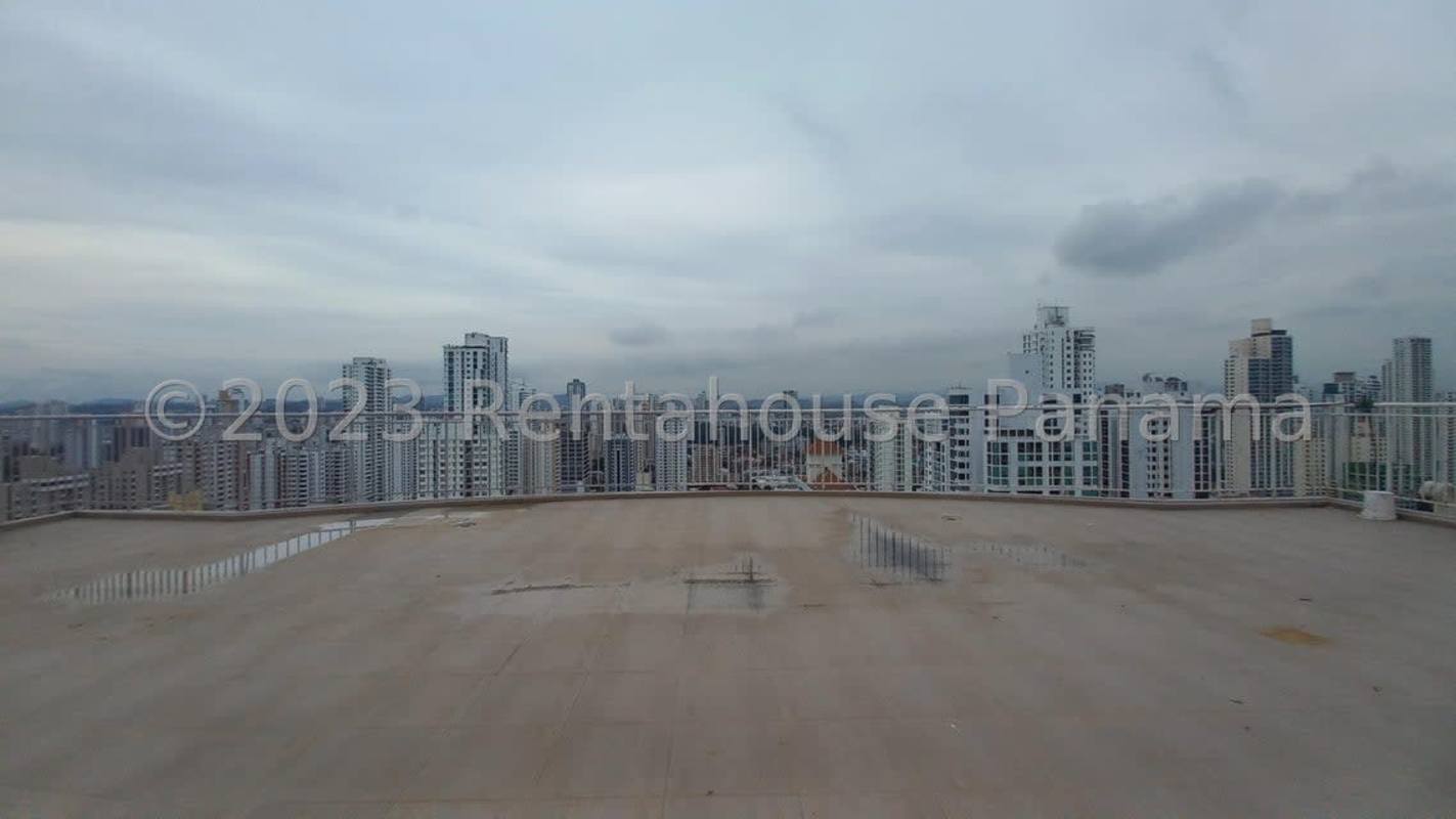 Indoor recreational common area with large windows PH San Francisco Bay Panama