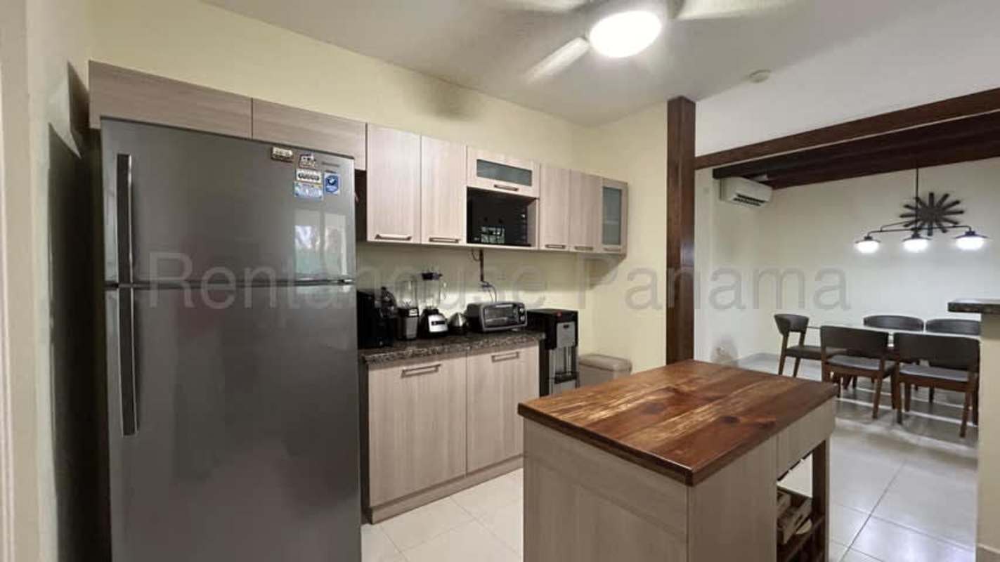 Modern kitchen with breakfast bar granite countertops rental Versalles Panama
