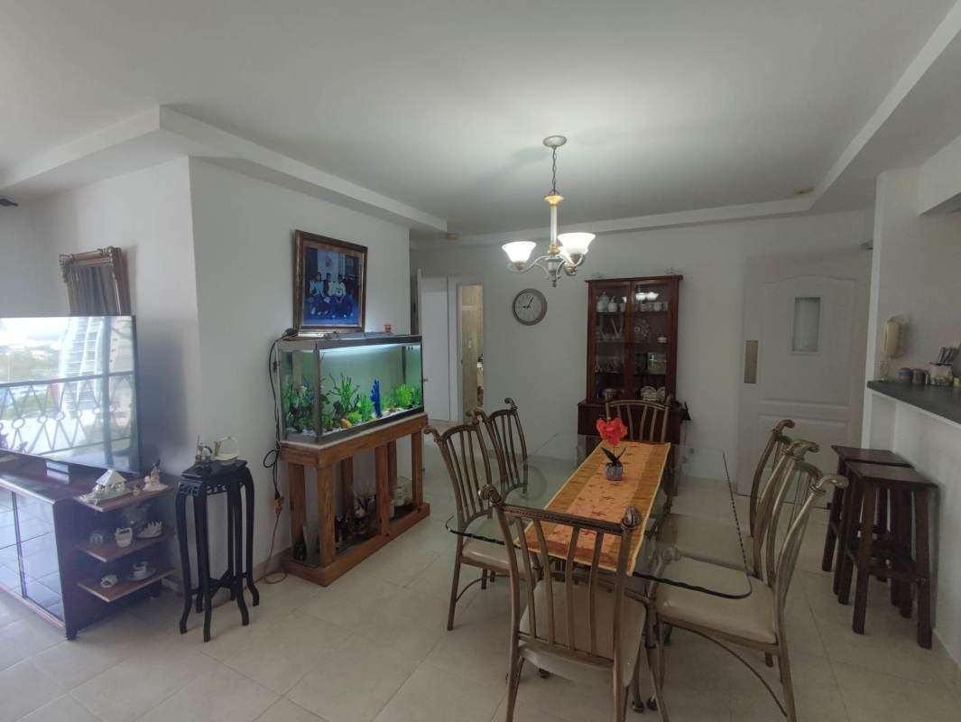 Main bedroom with AC, large windows, closet in PH Paradise Tower Hato Pintado Panama apartment