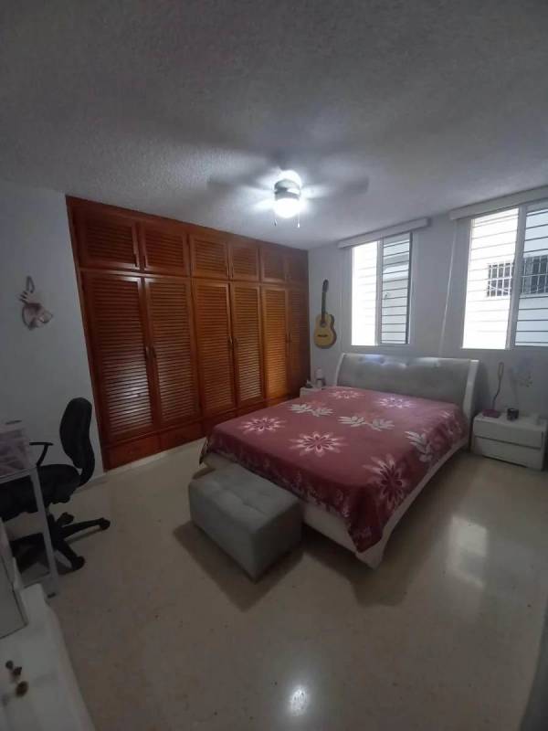 Bedroom with built-in wardrobe large window natural light PH El Carmen Panama City
