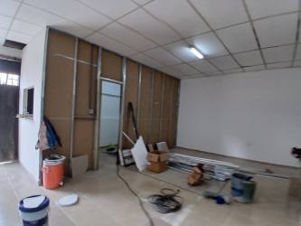 Interior room with drywall and drop ceiling under renovation commercial lease Panama