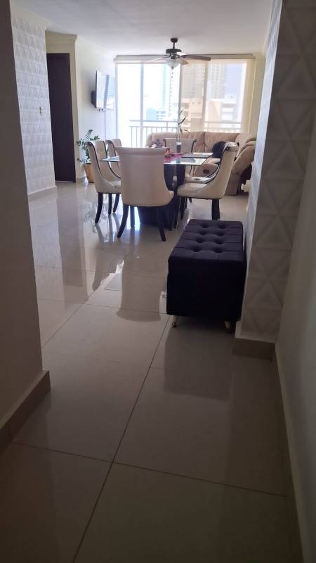 Bright secondary bedroom with closet and tiled floor in PH Nuevo Obarrio