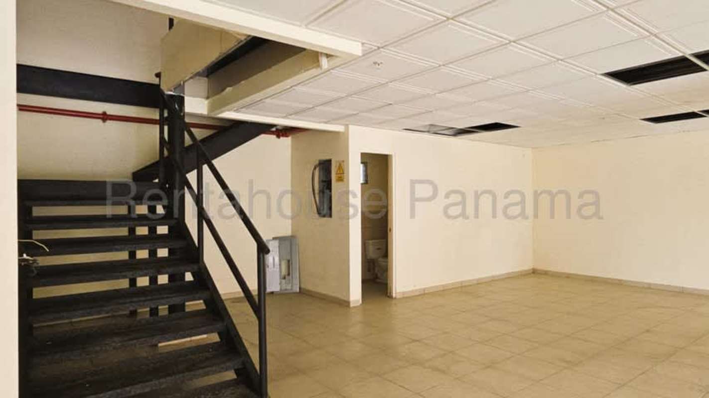 Open plan warehouse suitable for large scale storage operations in Pacora Panama