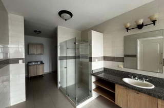 Apartment for Sale in San Francisco - 3 bedrooms