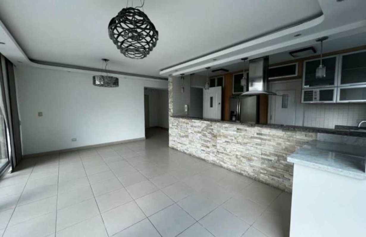 Modern kitchen with granite countertops, stainless steel appliances PH Tao San Francisco Panama