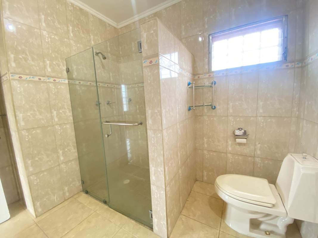 Terrace with garden, covered patio fenced backyard San Antonio Panama