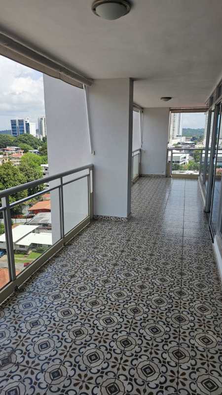 Large master bedroom suite panoramic views in PH El Carmen penthouse Panama City