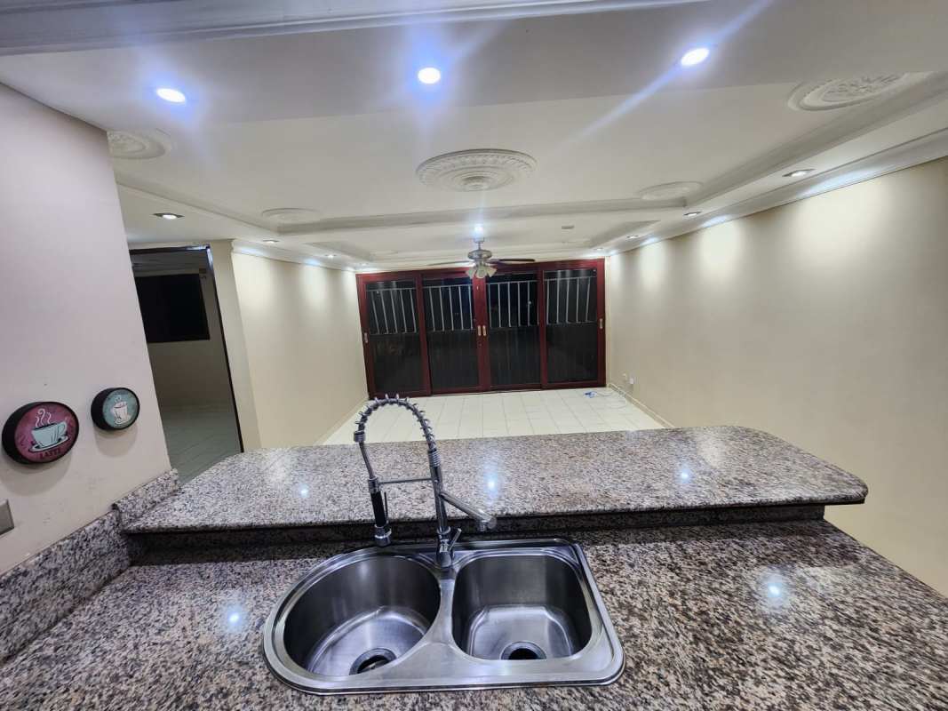 Bedroom with dropped ceiling, tile floor, wardrobe in PH Danli Rio Abajo Panama