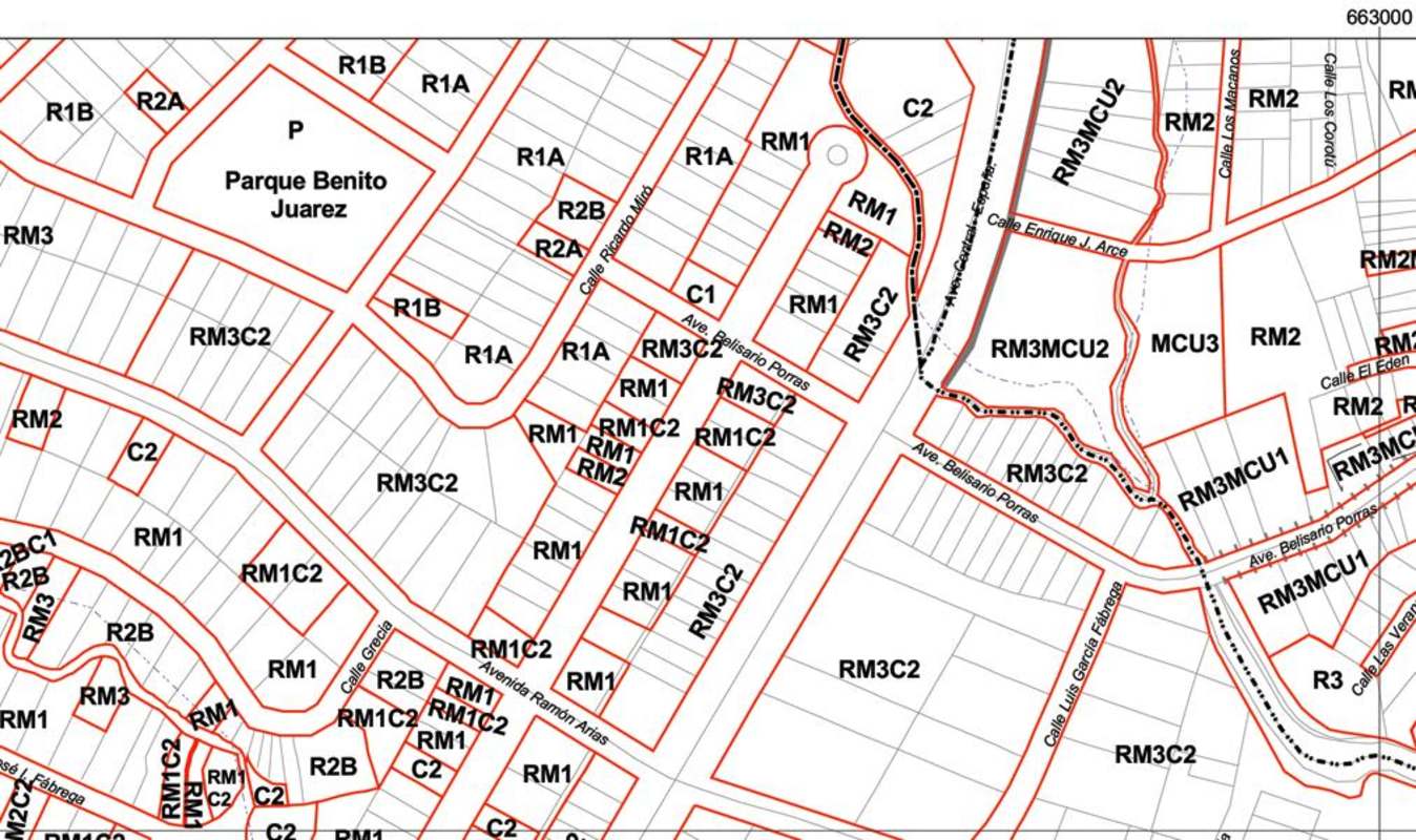 Busy intersection with commercial land for sale at Via España Bella Vista Panama City