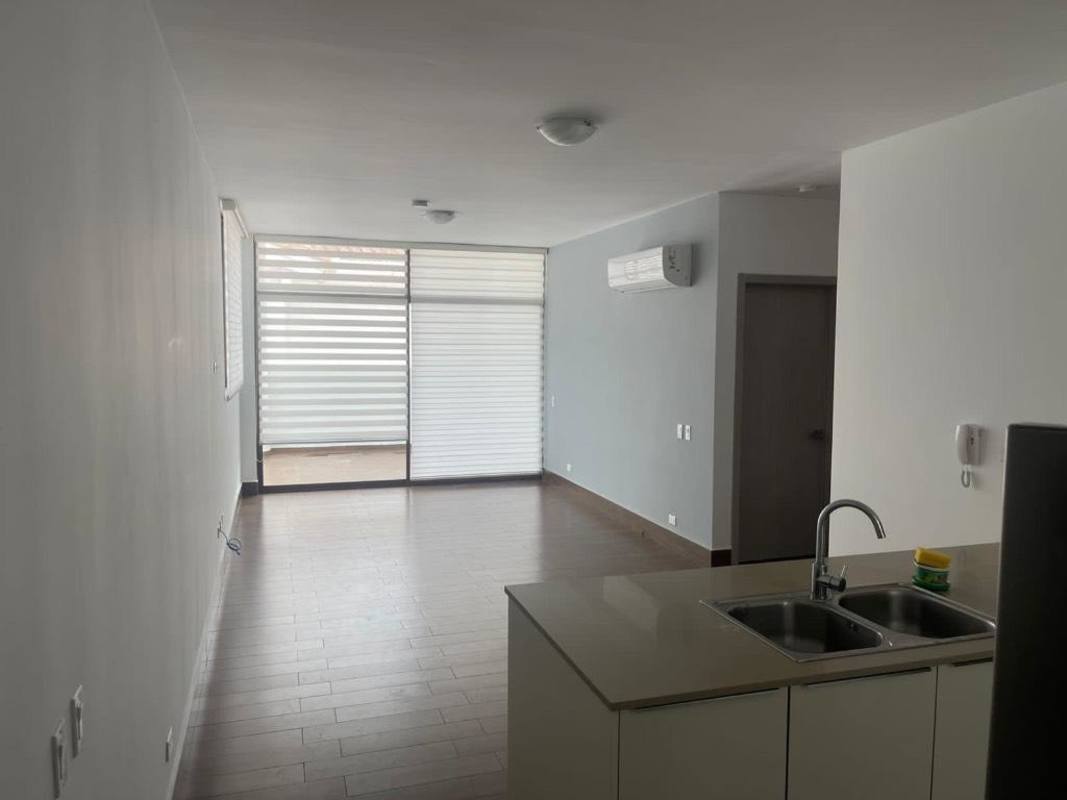 Fully equipped modern kitchen with fridge stove hood cabinets in PH Costamare Panama rental