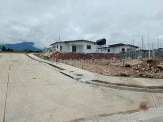 New 2BR House with Terrace & Garden in Alto Boquete