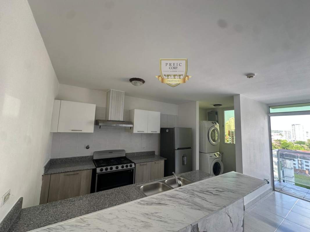 Modern kitchen with granite countertops and appliances PH Metropolitan Park Carrasquilla