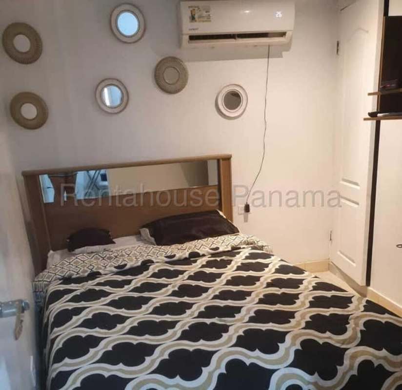 Outdoor patio with plants and seating area in Condado del Rey large house for sale