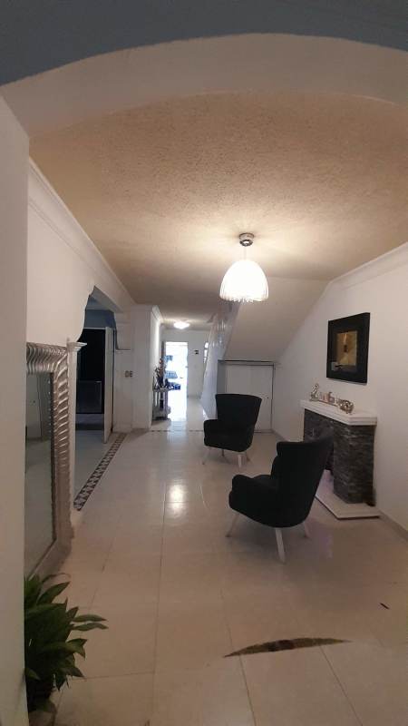 Dedicated work space home office inside family house Panama City for sale