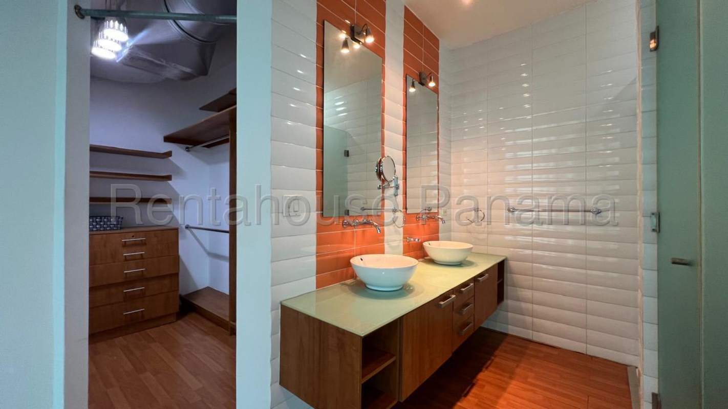 Modern bathroom with luxury tile in PH Loft Four 41 Panama Punta Pacifica