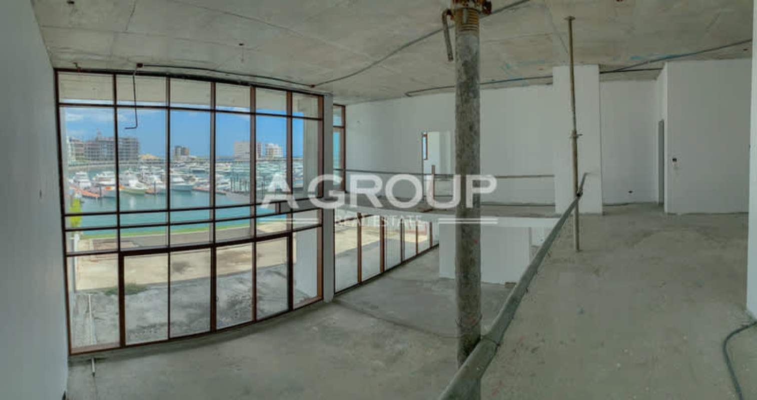 Expansive rooftop terrace with panoramic marina and ocean view at Ocean Reef Panama