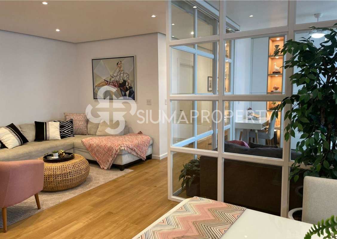 Remodeled kitchen with quartz countertops stainless appliances in PH Quartz Tower Panama