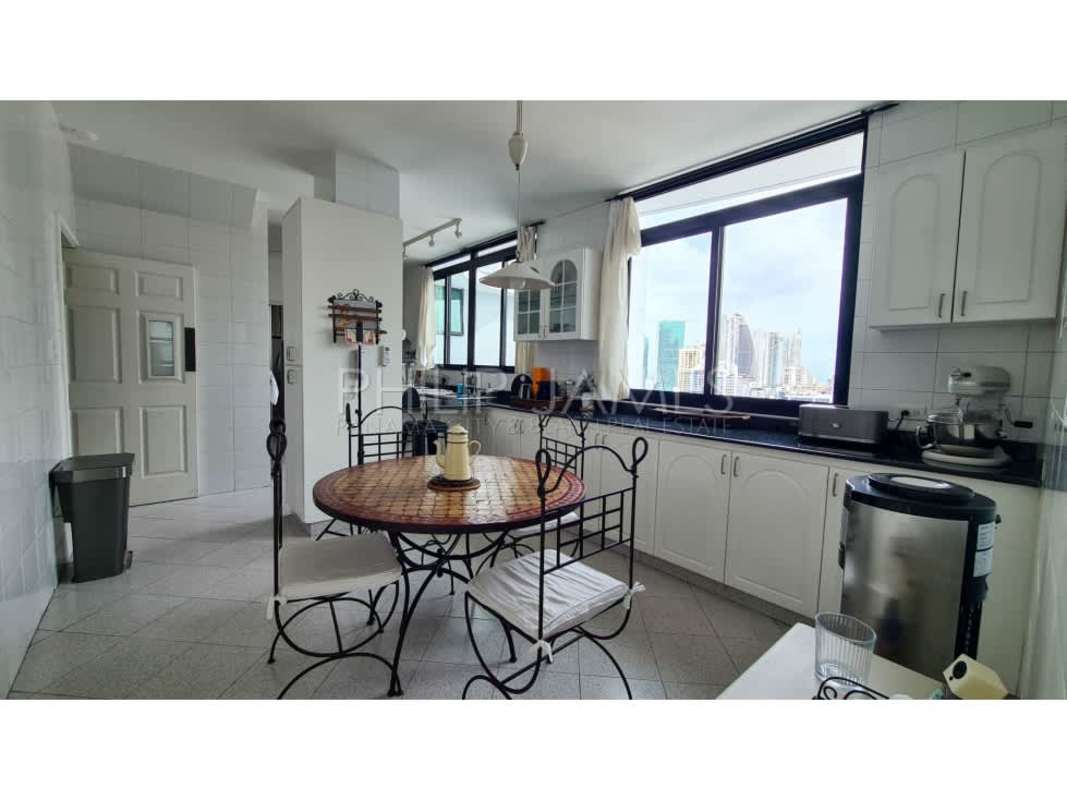 Private balcony with skyline views in PH Brisas de Marbella Marbella District Panama City