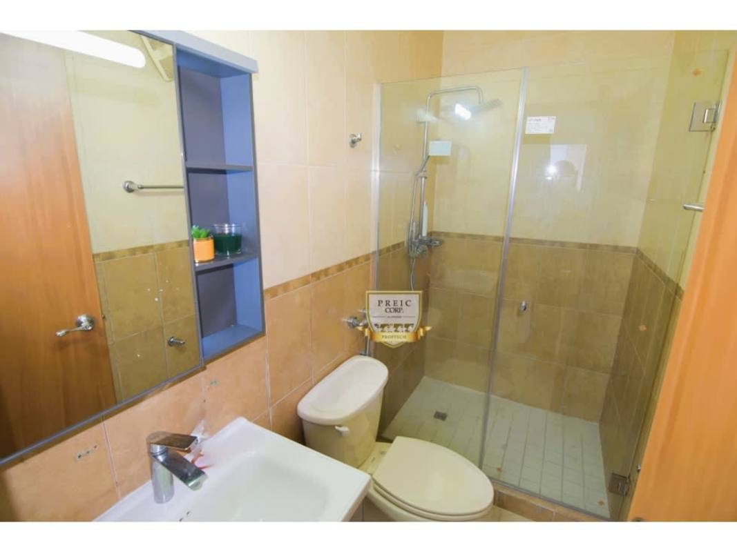 Contemporary bathroom with glass enclosed shower at PH San Francisco Bay Panama