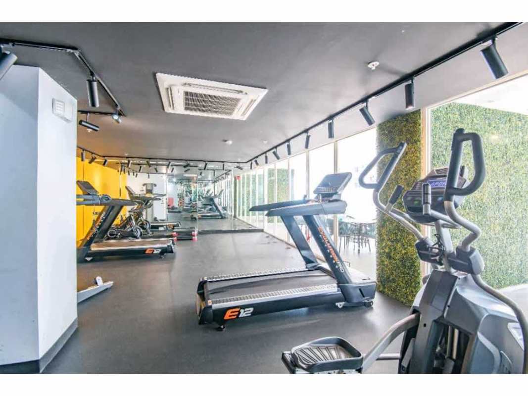 Jacuzzi and panoramic rooftop views at PH GV43 Bella Vista luxury apartment tower