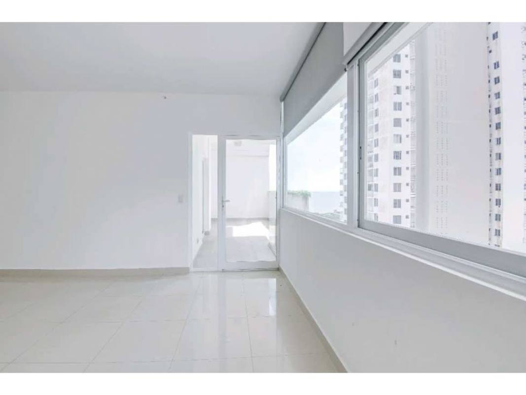 Living dining area with natural light and tile floors PH GV43 Bella Vista Panama