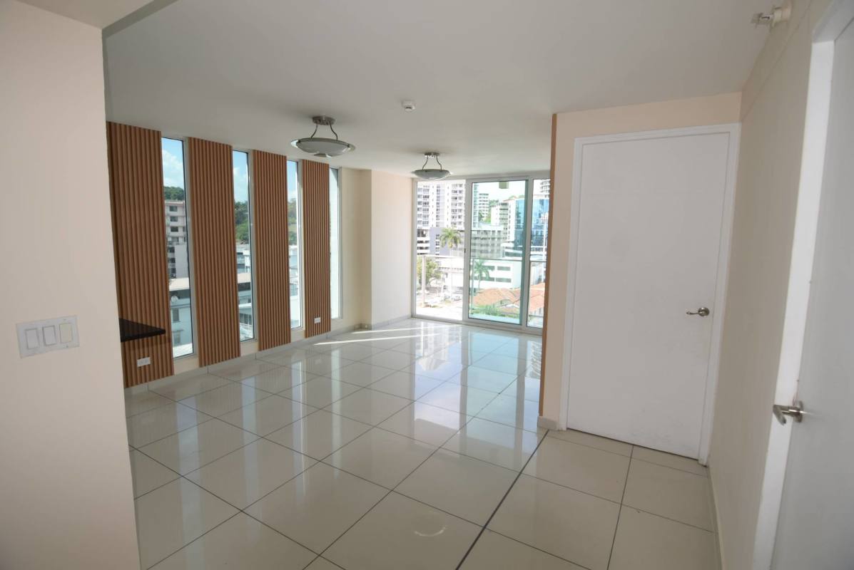 Bright spacious living room with city views in PH Bela Vita Bella Vista Panama