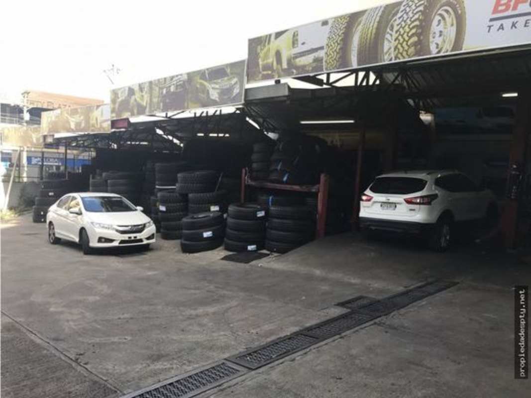 Commercial Land + Warehouse Offices 1200m² Rent 12 de Octubre Panama