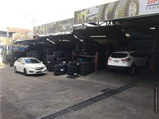 Commercial Lot with Constructed Space for Rent in 12 de Octubre - 0 bedrooms