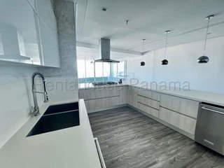 Apartment for Rent in San Francisco - 3 bedrooms