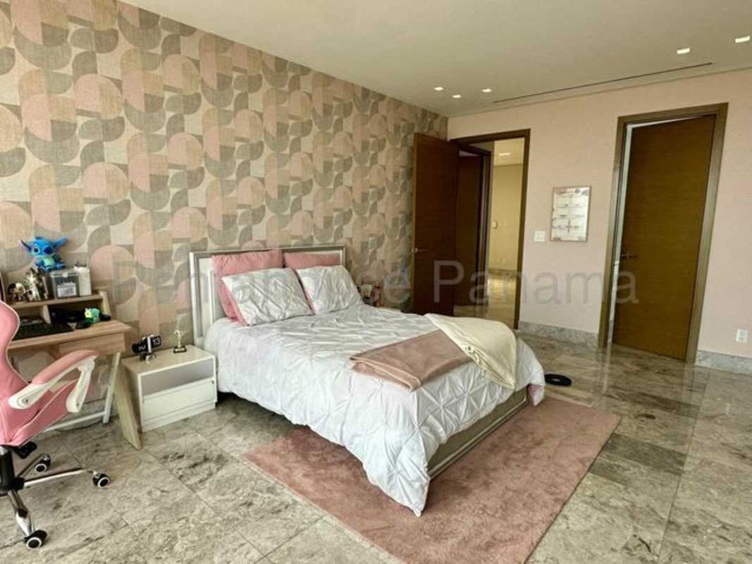 Spacious open-plan living and dining room with marble floors and large windows in PH Empire Residences Santa Maria