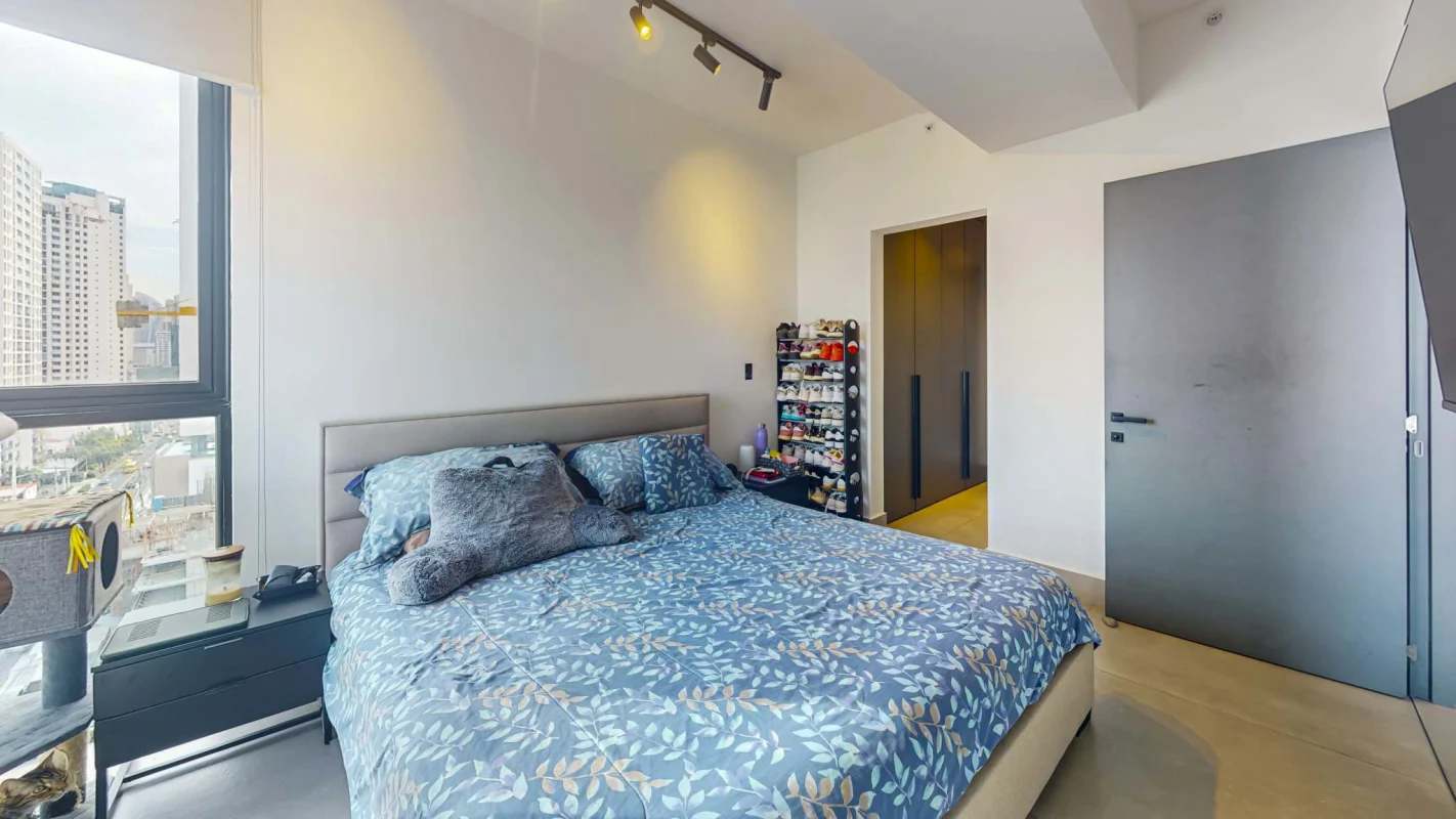 Rooftop terrace with jacuzzis, lounge seating and ocean views at PH Victory Sport Coco del Mar Panama