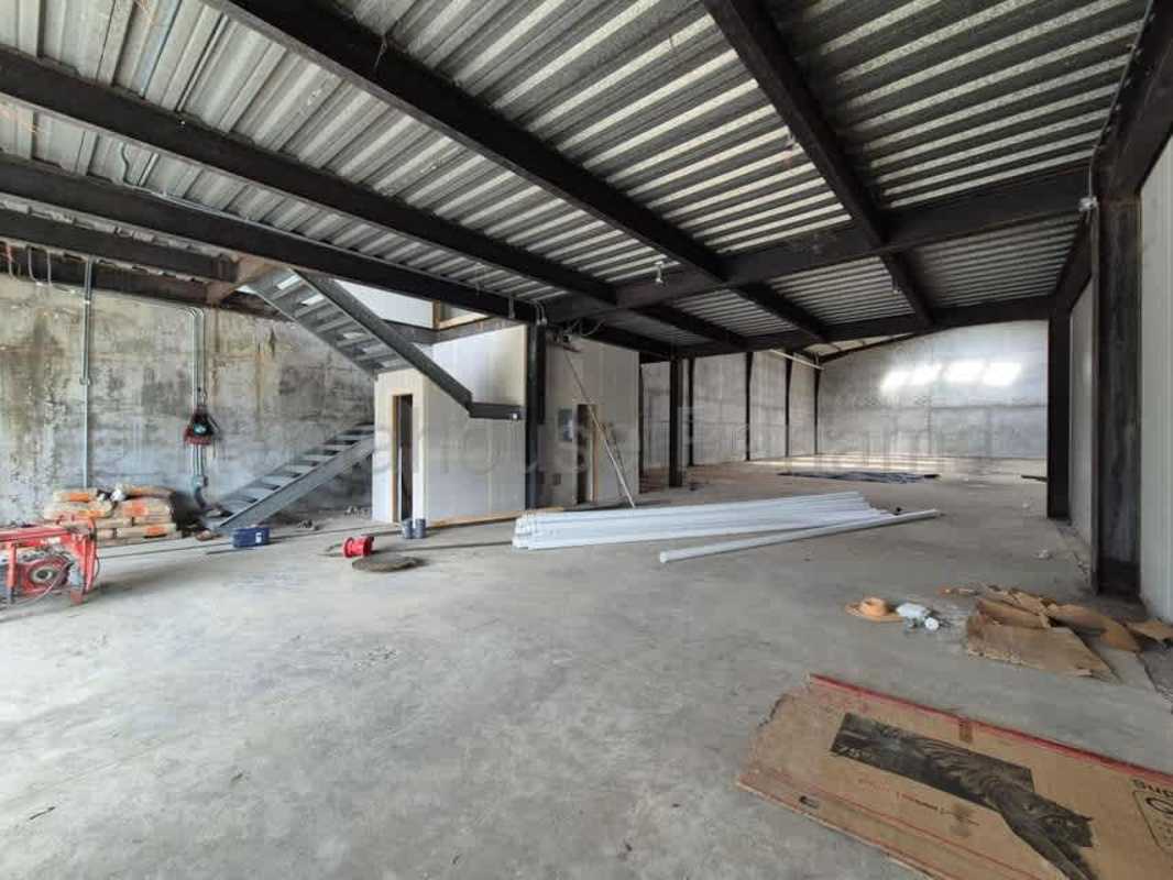 Empty open warehouse space with high roof suitable for storage or manufacturing Panama