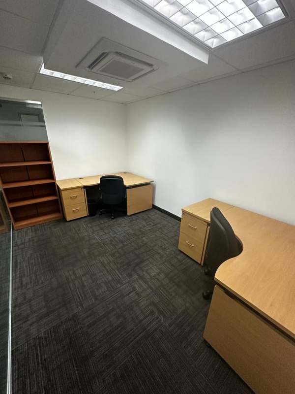 Private furnished office room with carpet flooring PH BICSA Tower Panama