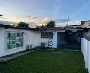Commercial / Residential House for Sale in La Alameda - 8 bedrooms