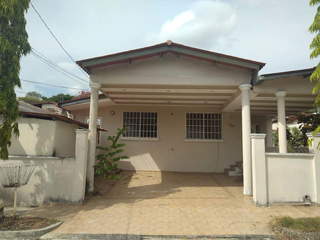 Single-family house for Sale in San Antonio - 3 bedrooms