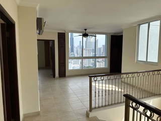 Penthouse Apartment for Sale in Bella Vista - 3 bedrooms