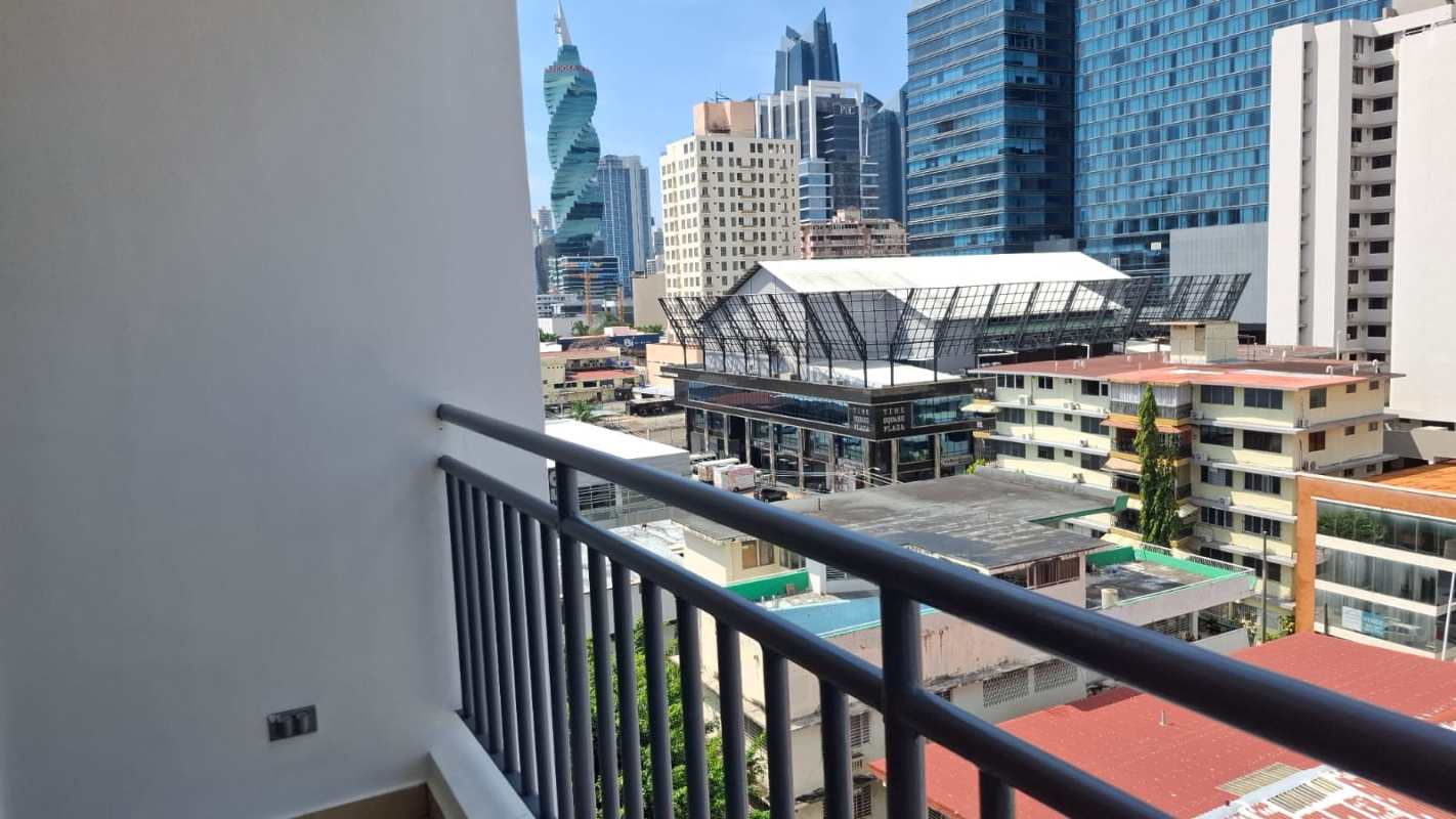 Bedroom with closet and air conditioning PH Miyaky Obarrio Panama City