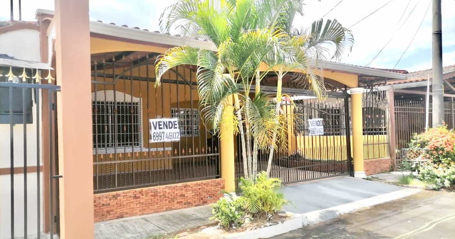 Modern bathroom with ceramic tiles and fixtures San Antonio Villa Rocio Panama City