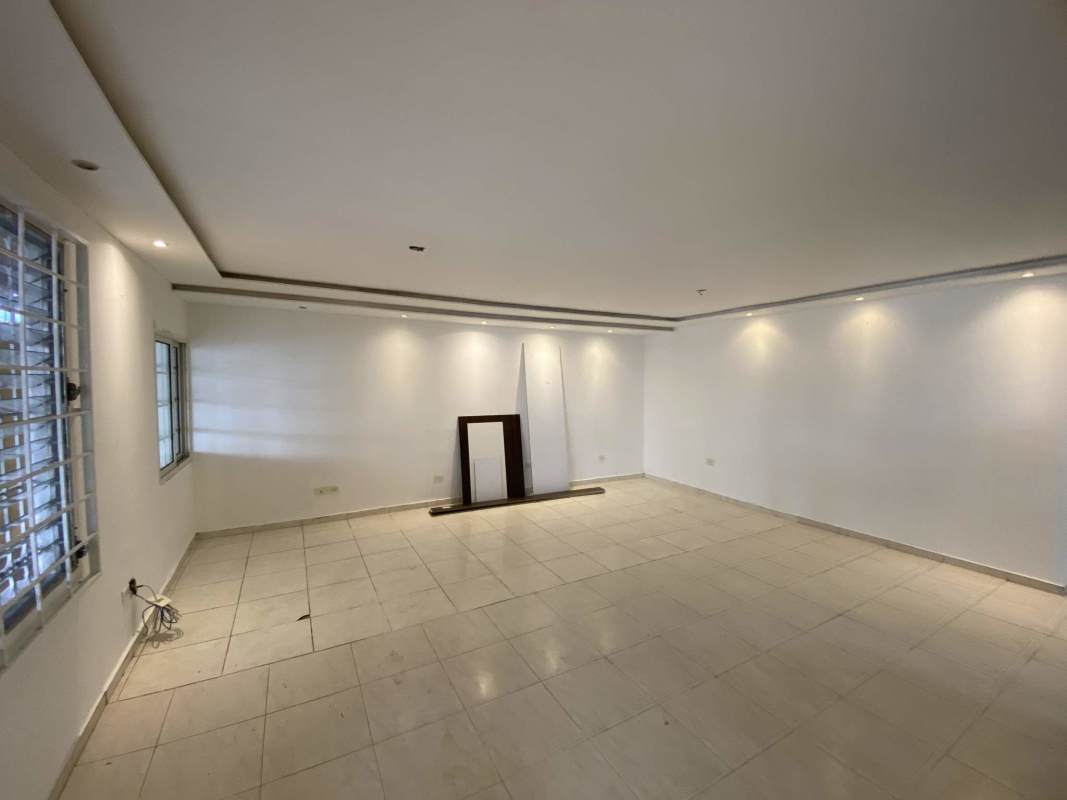 Front facade with iron gate, porch and driveway Praderas San Antonio Panama