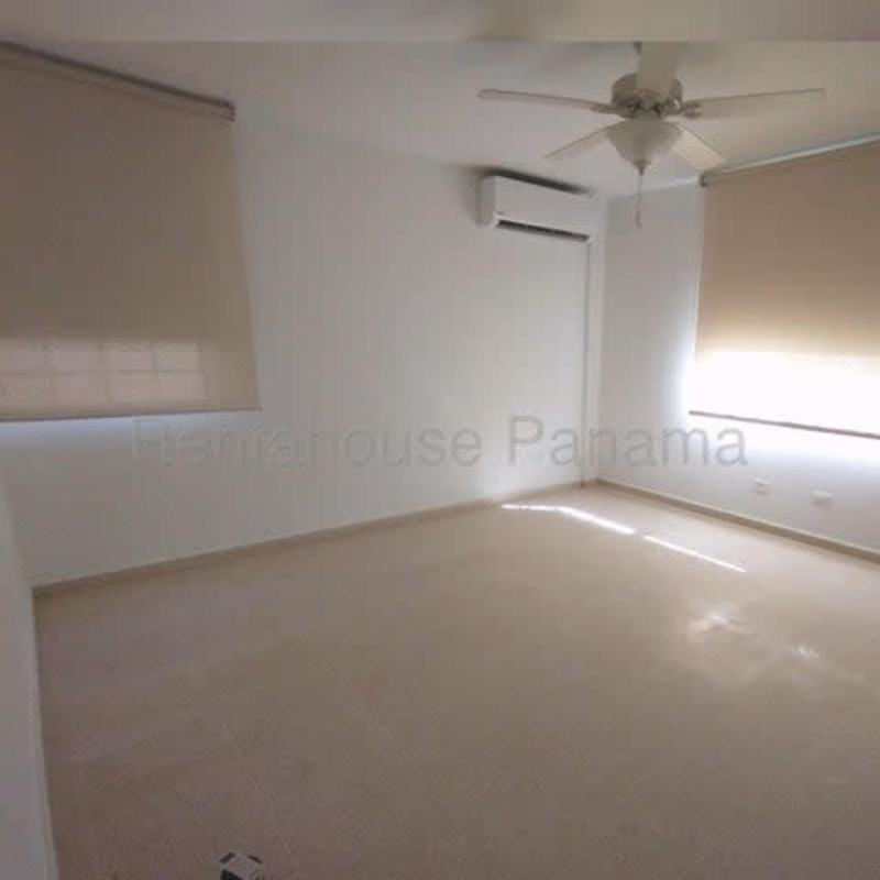 Bedroom with split AC built-in closet ceiling fan in Costa Bella house Panama