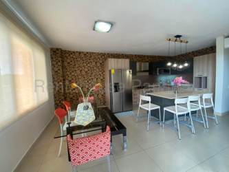 Spacious master bedroom with ensuite bathroom, split AC and walk-in closet PH River Valley Panama Pacifico